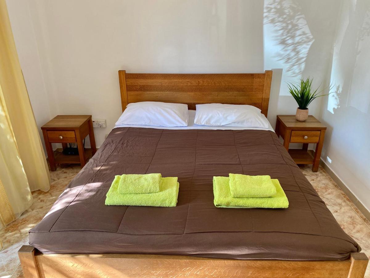 Moutallos Rooms Inn Homes Пафос Екстериор снимка